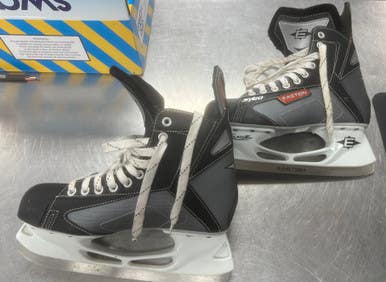 Used Easton SY60 Senior Hockey Skate Senior 8 11497-C000153368