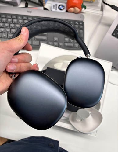Apple AirPod max Headphones (New)