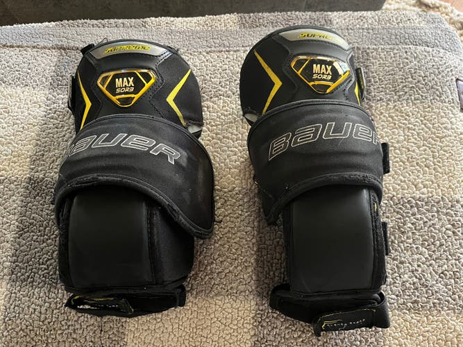 Senior Bauer Supreme Max SOR3 Goalie Knee Guards (Used)