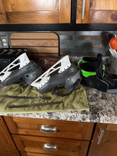 2022 Bauer Konekt HF2 Hockey Goalie Skates Pro Stock 9 (Used)