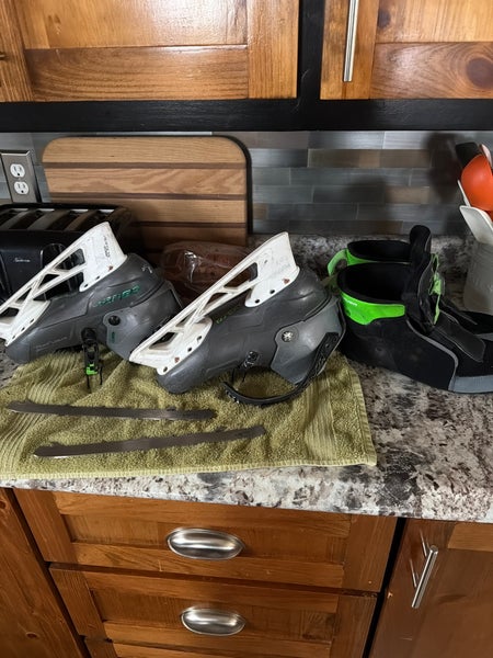 2022 Bauer Konekt HF2 Hockey Goalie Skates Pro Stock 9 (Used)