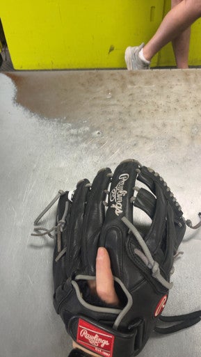 Used Rawlings GG130FS BB/SB Glove RH Throw None 13" 11793-S000257817