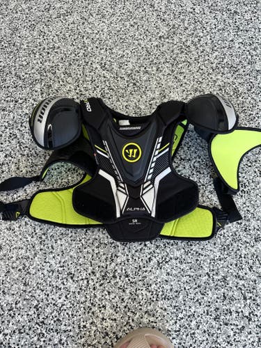 Men's Medium Senior Warrior Alpha DX Pro Shoulder Pads (Used)