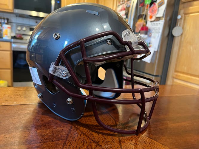 Medium Adult Schutt Vengeance VTD II Helmet (Used)