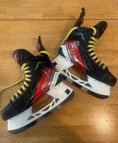 2023 CCM JetSpeed FT6 Pro Hockey Skates 8 (Used)