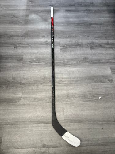 Detroit Red Wings Senior Bauer Vapor FlyLite Left Hand Hockey Stick P28 Pro Stock Gustafsson (Used)