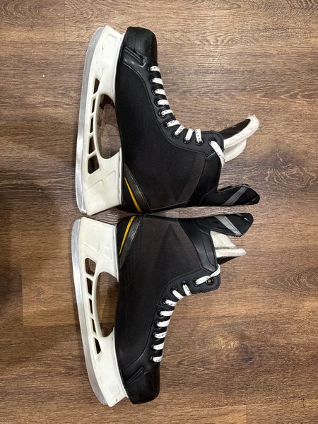2015 Bauer Supreme 140 Hockey Skates Regular Width 11 (Used)