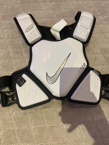 Medium Nike Vapor Shoulder Pads (New)