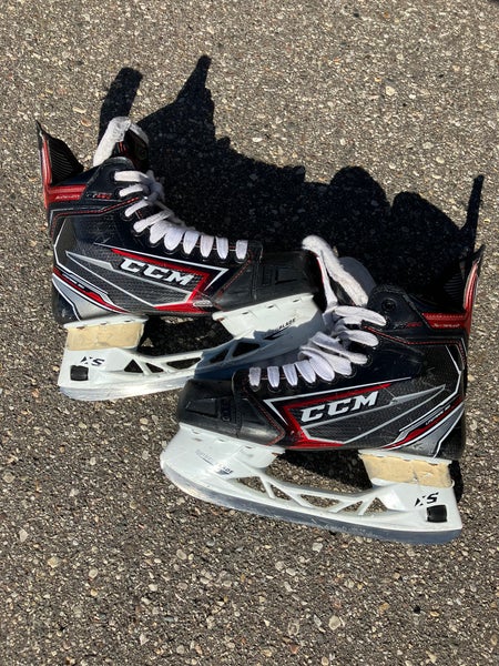 Senior CCM JetSpeed FT490 Hockey Skates Regular Width 7 (Used)