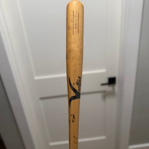 Victus MH17 Birch Bat 29 oz 32" (Used)