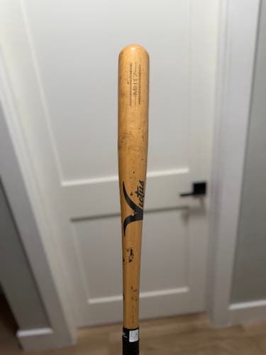 Victus MH17 Birch Bat 29 oz 32" (Used)
