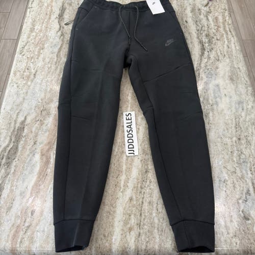 Nike NSW Tech Fleece Joggers Black Slim Tapered  HV0959-010 Men’s Sz M NWT $115

New With Tags