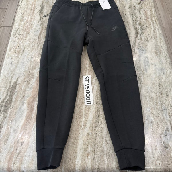 Nike NSW Tech Fleece Joggers Black Slim Tapered  HV0959-010 Men’s Sz M NWT $115

New With Tags