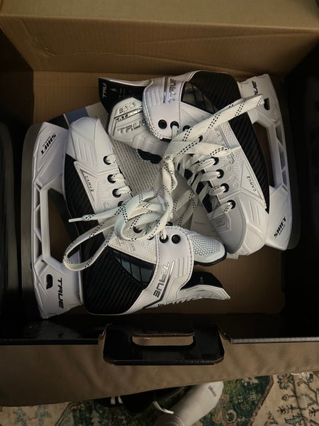 2025 True Catalyst 5X4 Hockey Skates Regular Width 6.5 (New) limited edition white out