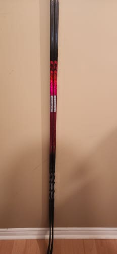 2x Senior CCM JetSpeed FT8 Pro Left 70 flex Hand Hockey Stick P29 (New)