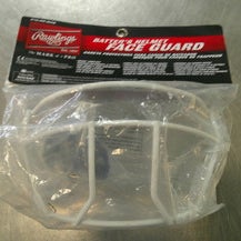 Used Rawlings SOFTBALL FIELDERS MASK Batting Helmet Mask White SM 11868-S000066129