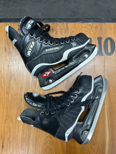 Easton Ultra Lite Pro Hockey Skates Size 4 (Used)