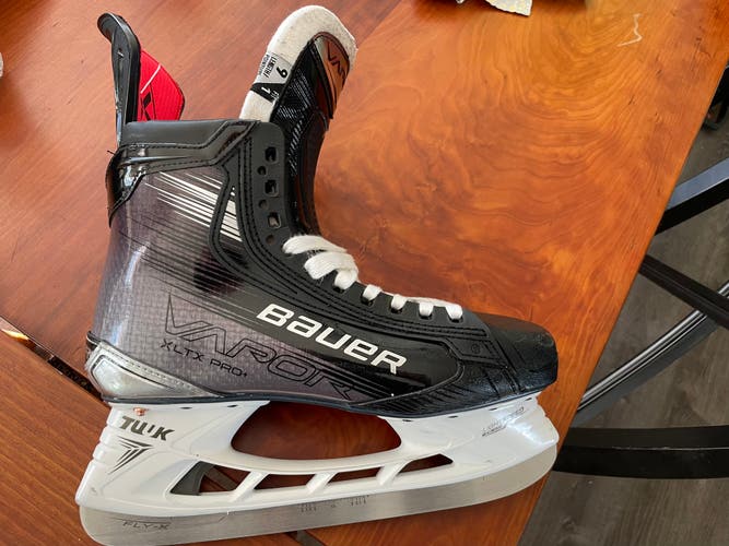 Bauer Vapor XLTX Pro+ Hockey Skates Regular Width 9 (Used)