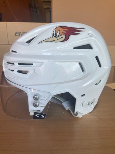 Bauer Re-Akt 150 Pro Stock Hockey Helmet Visor Combo Medium White 3317
