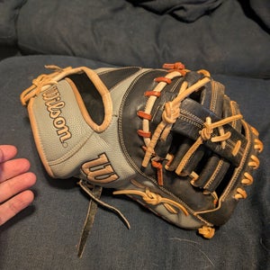 Used Wilson A2000 1620 RHT 12.5" First Base Mitt
