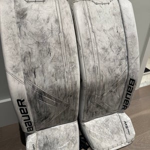 XS 2021 Bauer MACH Goalie Leg Pads (Used)