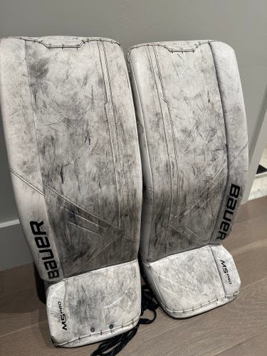 XS 2021 Bauer MACH Goalie Leg Pads (Used)