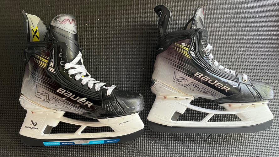 Bauer Vapor Hyperlite 2 Hockey Skates 8 (Used)