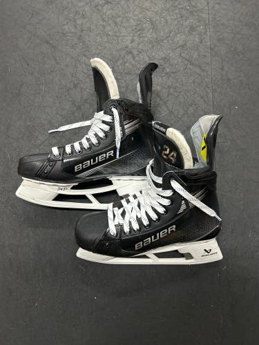 Bauer Vapor Hyperlite 2 Hockey Skates Size 6.5 (New)