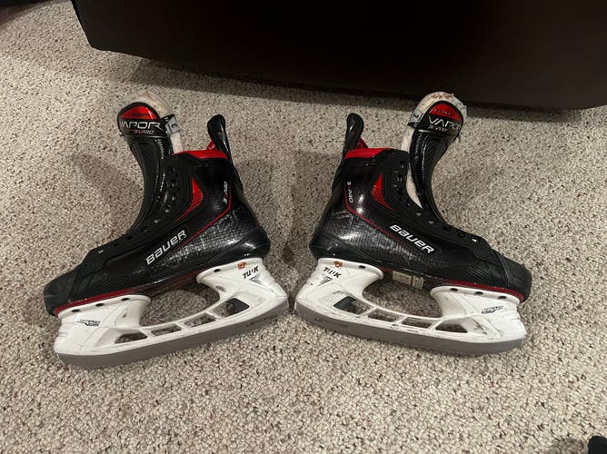 2021 Bauer Vapor 3X Pro Hockey Skates Extra Wide Width Size 3 (Used)
