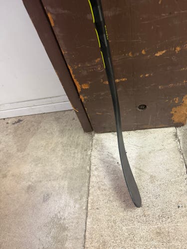 60 Flex Intermediate Sher-Wood Rekker Legend Pro Right Handed Hockey Stick (New)- Different Curves