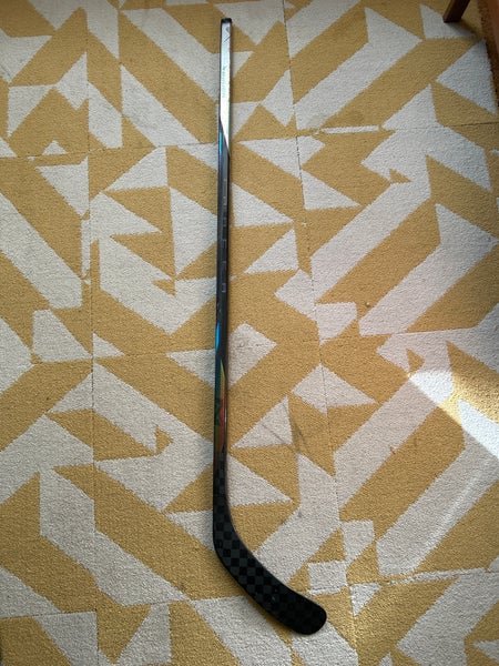 Junior Bauer Nexus Tracer Right Handed Hockey Stick P92 (Used)