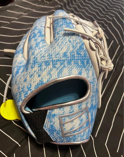 2024 Rawlings RH Softball Glove 12.25" (New)