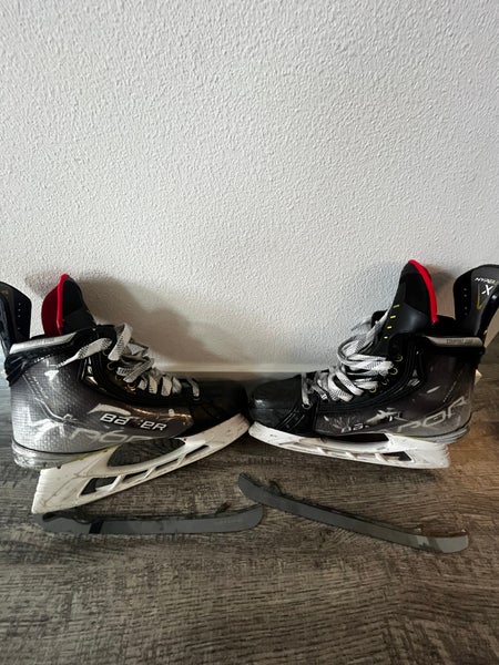 2023 Bauer Vapor Hyperlite Hockey Skates Wide Width 9 Fit 3(Used)