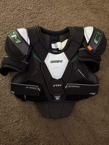 Women's Medium Senior CCM Jetspeed FTW Shoulder Pads (Used)