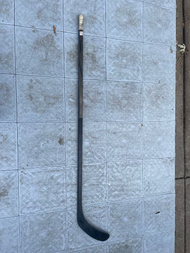 Senior Bauer Vapor Hyperlite 2 Right Handed Hockey Stick P92 Pro Stock (Used)