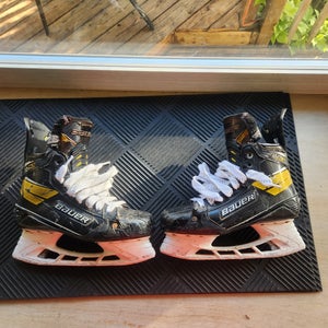 2021 Bauer Supreme UltraSonic Hockey Skates 7.5 (Used)
