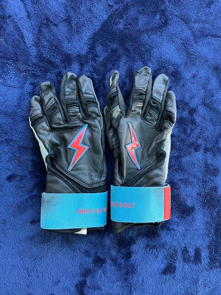 Black Medium Bruce Bolt Batting Gloves (Used)