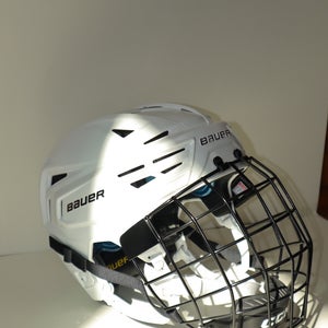 Large Bauer Re-Akt 150 Helmet (Used)