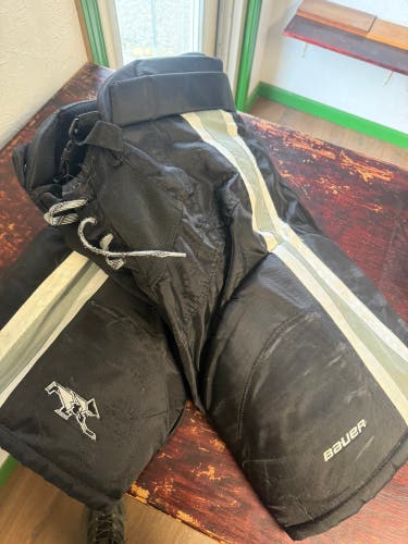 Women's Senior Large Bauer Hockey Pants (Used)