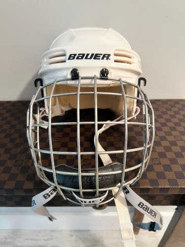 VINTAGE Medium Bauer HH4000 Helmet