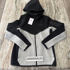 Nike Tech Fleece Windrunner Hoodie Black Dark Grey Heather HV0949-011 Men’s XS

New With Tags-$135