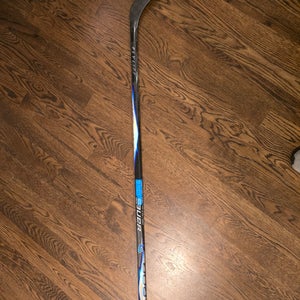 Junior Bauer Vapor FlyLite Left Hand Hockey Stick P28 (New)
