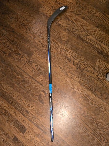 Junior Bauer Vapor FlyLite Left Hand Hockey Stick P28 (New)
