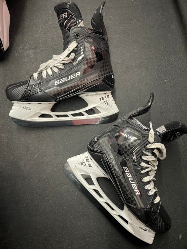 2022 Bauer Supreme Mach Hockey Skates 8.5 (Used)