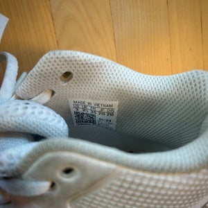 Unisex 3Y (Big Kids / Youth) Adidas Mid Top Molded Cleats (Used)