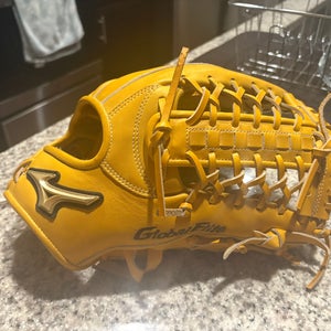 Mizuno Global Elite RH Pitcher's Baseball Glove 12.25" (New)