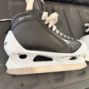2018 Graf DM1030 Hockey Goalie Skates Extra Wide Width 10.5 (Used)