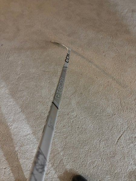 Junior CCM RibCor Trigger 9 Pro Right Handed Hockey Stick P28 (Used)