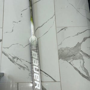 Intermediate Bauer Hyperlite 2 Regular Goalie Stick 24"