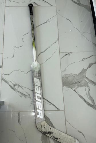 Intermediate Bauer Hyperlite 2 Regular Goalie Stick 24"